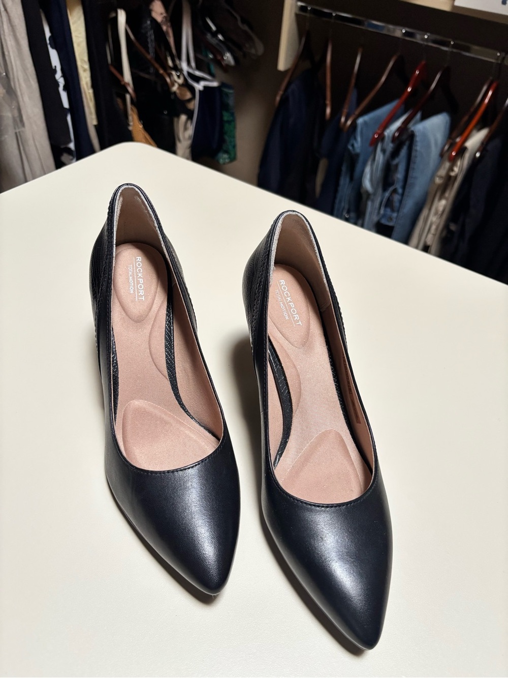 Rockport Black Pointed Leather Heels